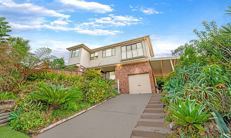 Example of a steep block in Sydney where Addbuild has completed a second storey addition